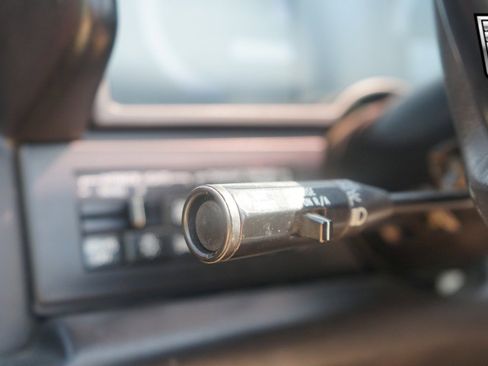 Used 1991 Cadillac Allante image 21