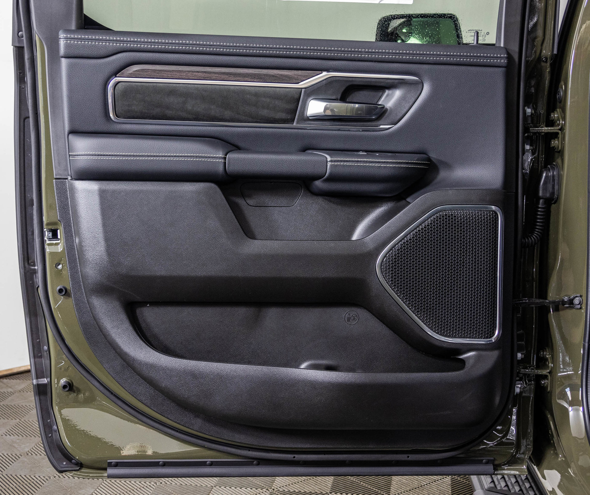 New 2027 RAM 1500 Laramie AWD/4WD image 38