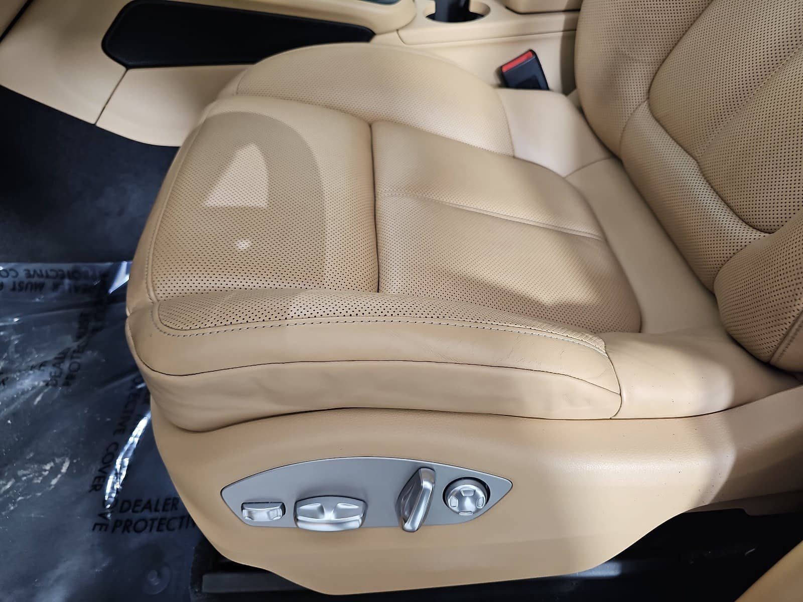 Used 2018 Porsche Macan w/ Premium Package Plus AWD/4WD image 27