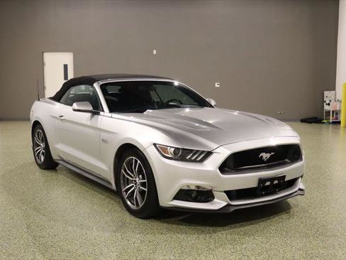 Used 2017 Ford Mustang GT Premium RWD image 1
