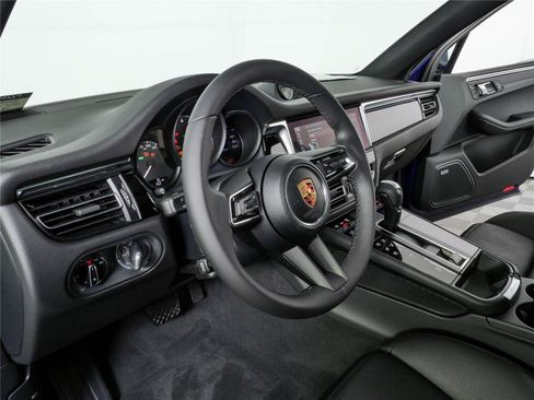 New 2026 Porsche Macan Turbo AWD/4WD image 4