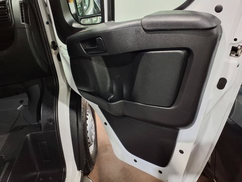 Used 2025 RAM ProMaster 2500 w/ U-Haul Equipment Group FWD image 22