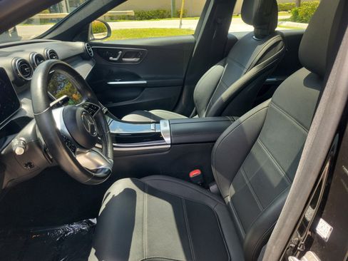 Used 2025 Mercedes-Benz C 300 4MATIC Sedan image 18