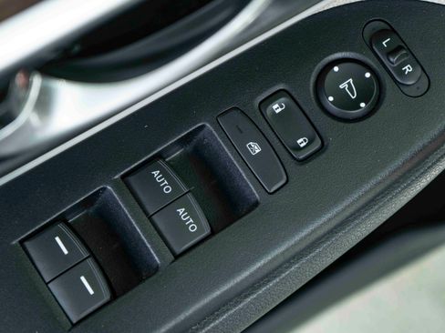 Used 2022 Honda CR-V EX image 37