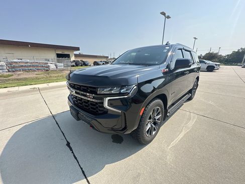 Used 2021 Chevrolet Tahoe Z71 w/ Z71 Off-Road Package AWD/4WD image 18