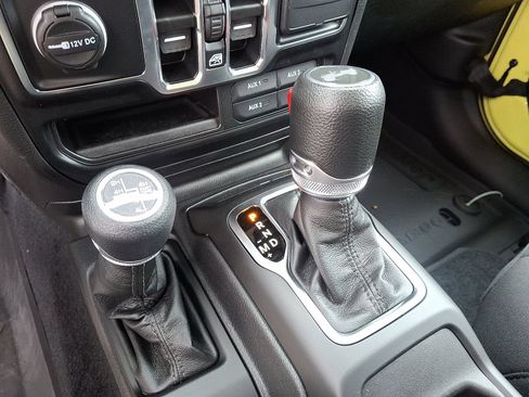 Used 2023 Jeep Wrangler Unlimited w/ Cold Weather Group image 14