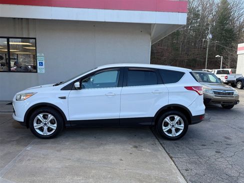 Used 2016 Ford Escape SE image 14