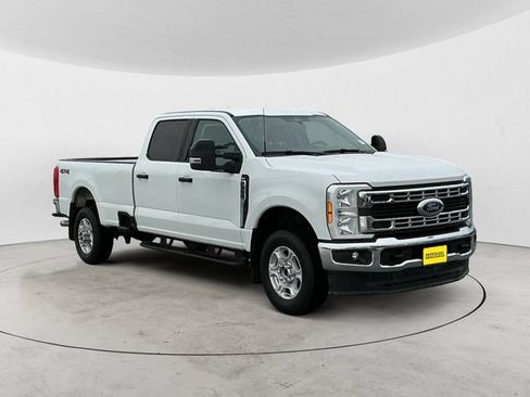 Used 2025 Ford F350 XLT AWD/4WD image 3