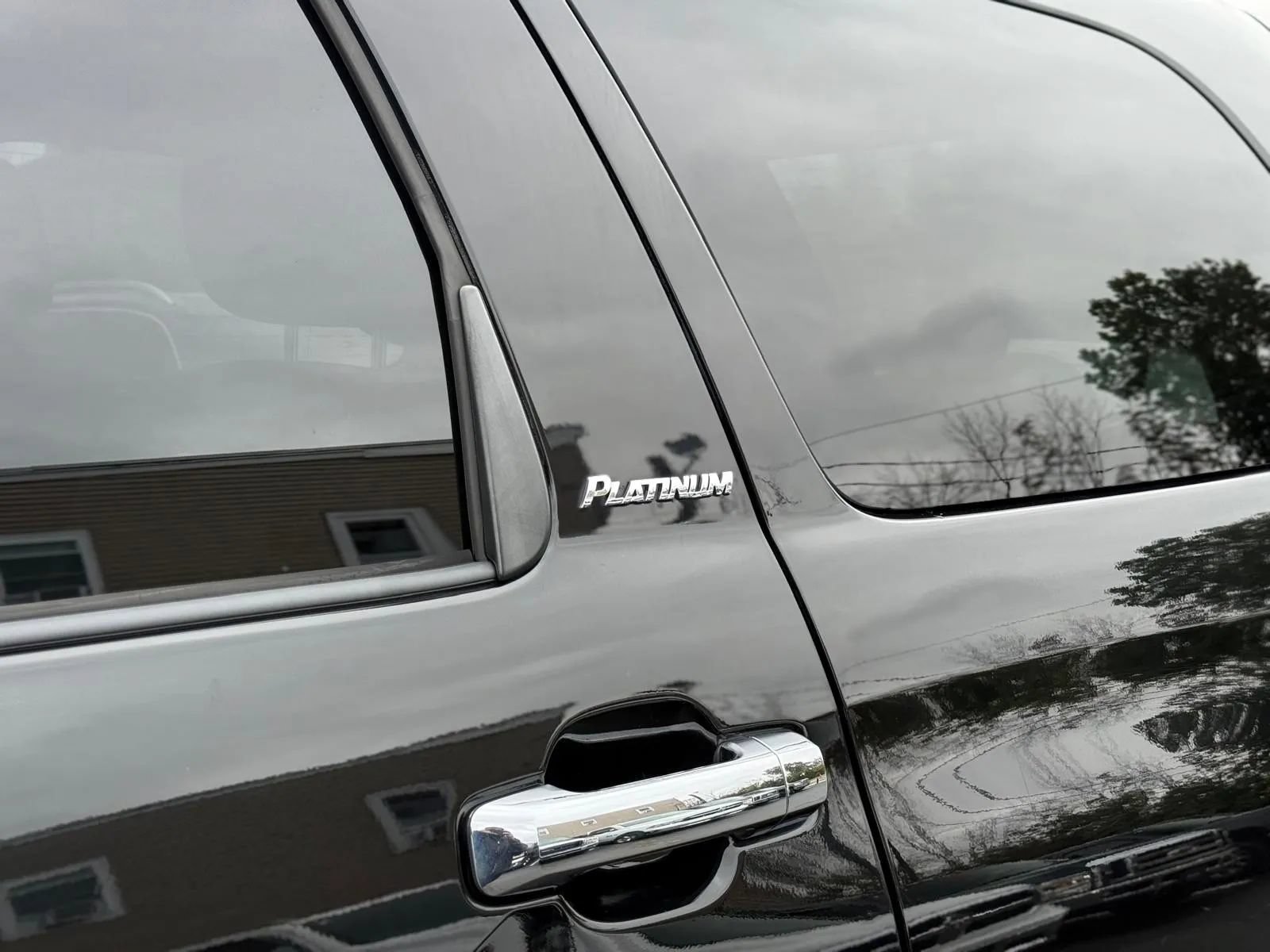 Used 2017 Toyota Sequoia Platinum AWD/4WD image 8