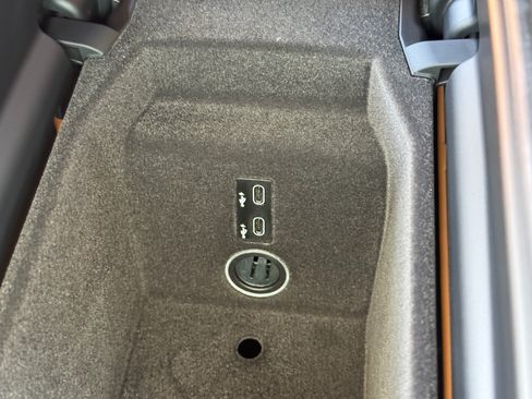 Used 2023 BMW 740i w/ Parking Assistance Package RWD image 34