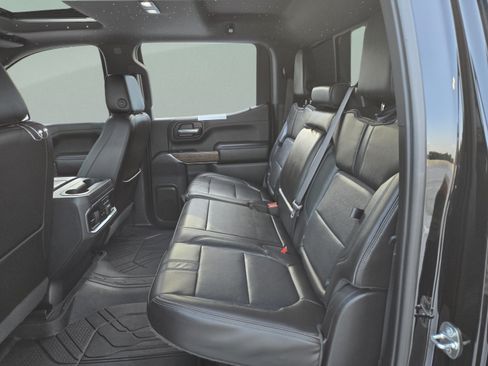 Used 2019 Chevrolet Silverado 1500 High Country w/ Technology Package AWD/4WD image 23