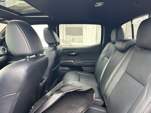 Certified 2021 Toyota Tacoma TRD Off-Road w/ TRD Premium Off Road Package image 12