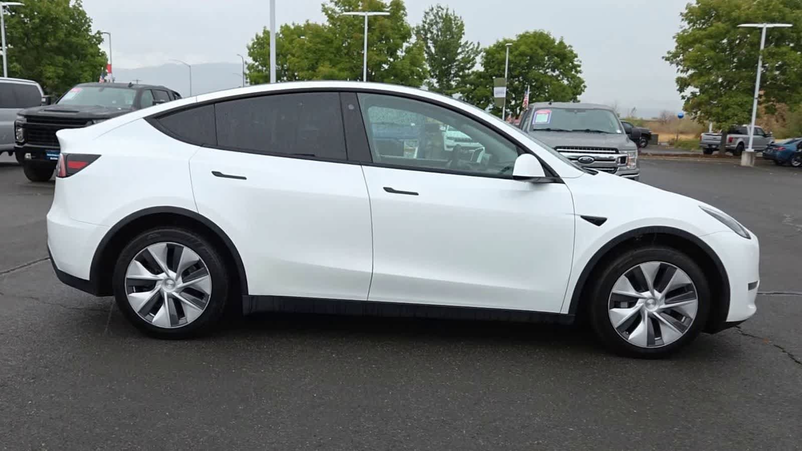 Used 2022 Tesla Model Y Long Range AWD/4WD image 9
