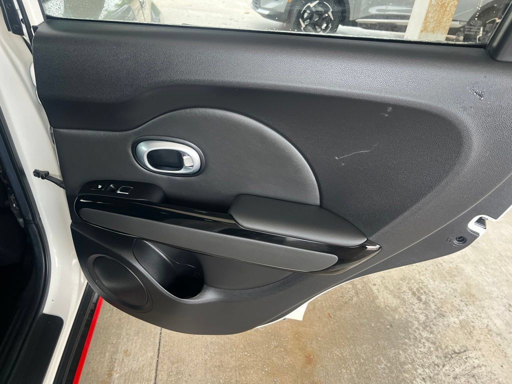 Used 2019 Kia Soul ! w/ Technology Package FWD image 16