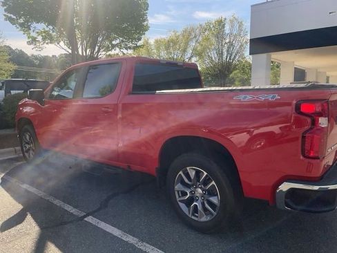 Used 2022 Chevrolet Silverado 1500 LT w/ Safety Package image 3