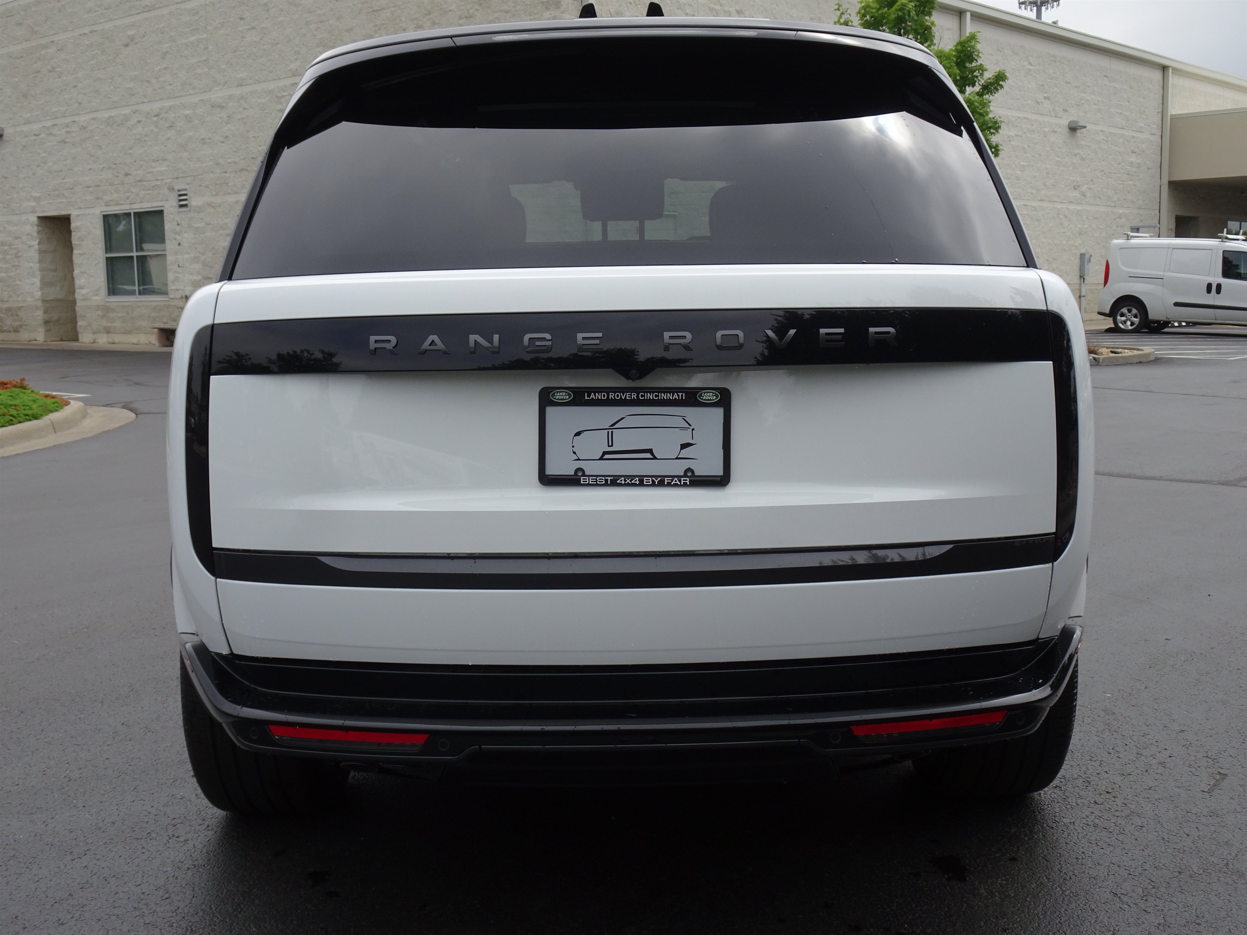 New 2026 Land Rover Range Rover Long Wheelbase SE AWD/4WD image 11