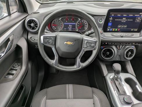 Used 2025 Chevrolet Blazer LT image 17