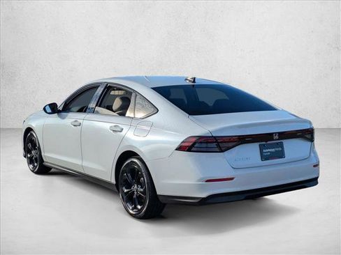 Certified 2025 Honda Accord SE image 7