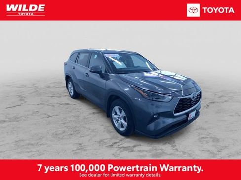 Certified 2024 Toyota Highlander LE image 3