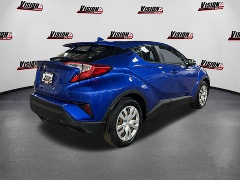 Used 2019 Toyota C-HR LE image 5