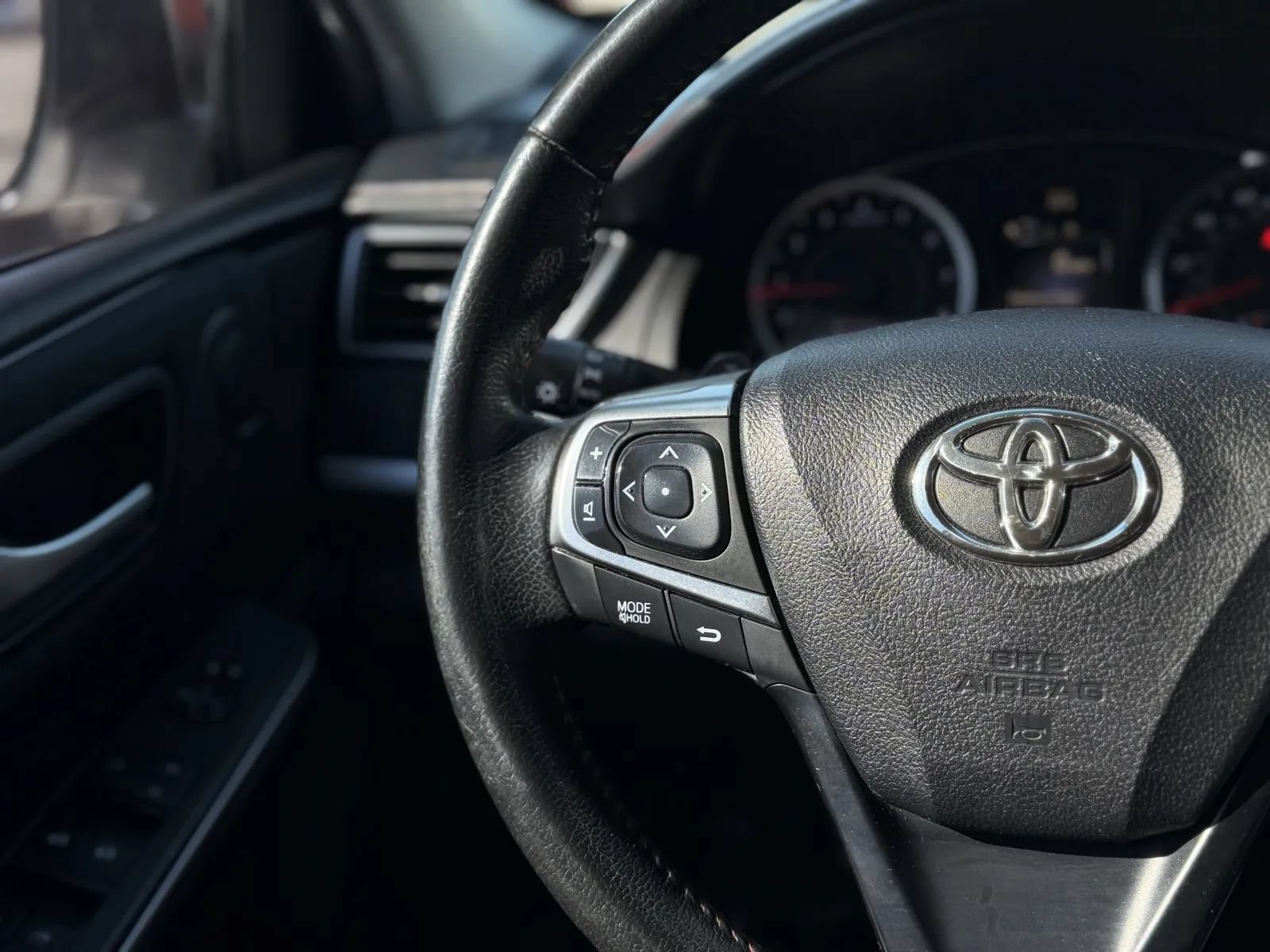 Used 2015 Toyota Camry XSE FWD image 21