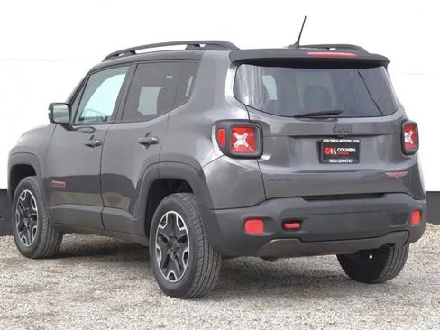 Used 2016 Jeep Renegade Trailhawk w/ Premium Trailhawk Package AWD/4WD image 2