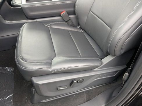 New 2026 Ford Expedition Platinum w/ Stealth Appearance Package image 4