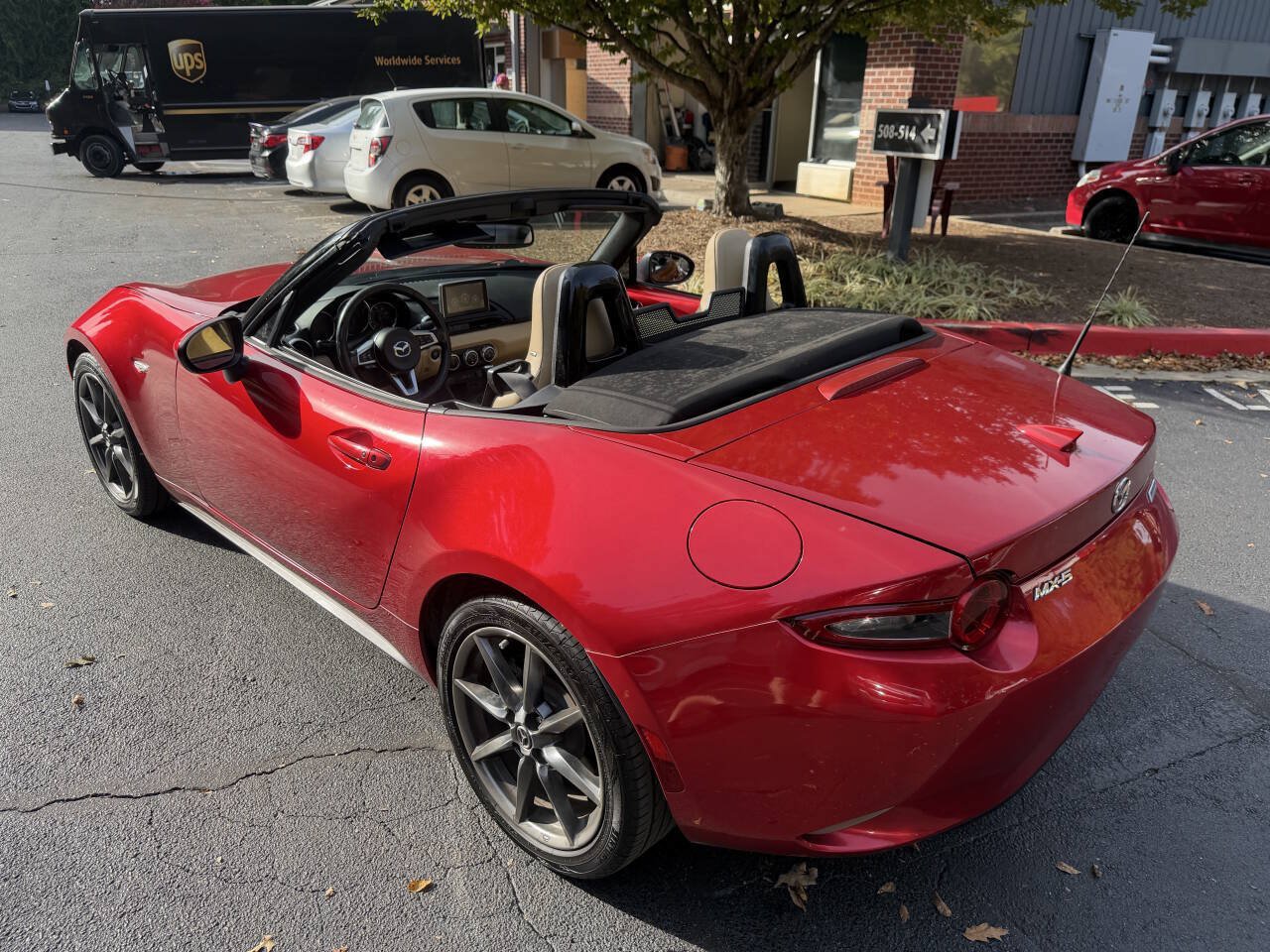Used 2016 MAZDA MX-5 Miata Grand Touring RWD image 18
