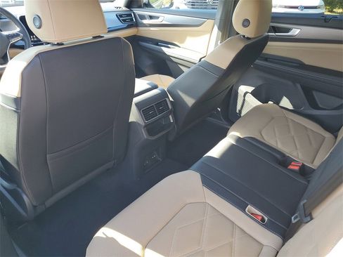 New 2026 Volkswagen Atlas Cross Sport SE image 12