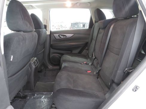 Used 2016 Nissan Rogue SV w/ SV Moonroof Package AWD/4WD image 14