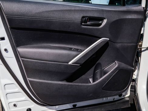 Used 2024 Toyota Corolla Cross LE image 20