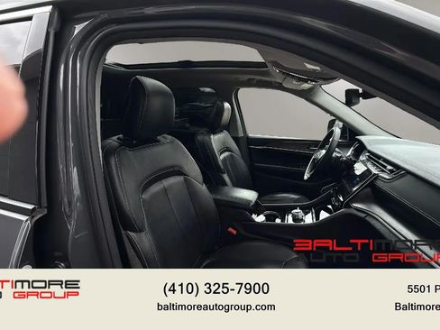 Used 2022 Jeep Grand Cherokee L Limited AWD/4WD image 12