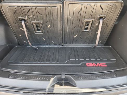 Used 2023 GMC Acadia AT4 w/ Technology Package image 32