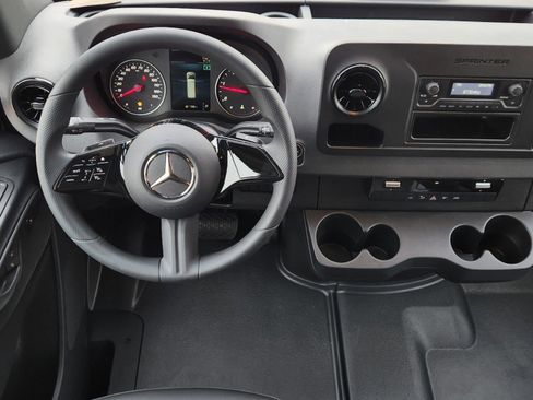 New 2025 Mercedes-Benz Sprinter 2500 image 25