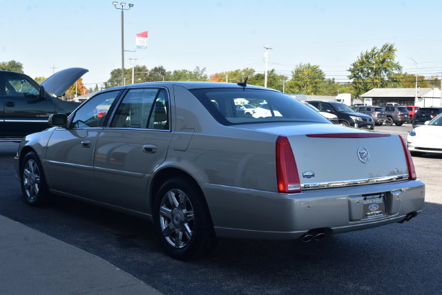 Used 2007 Cadillac DTS Luxury I w/ Sun And Sound Package FWD image 13