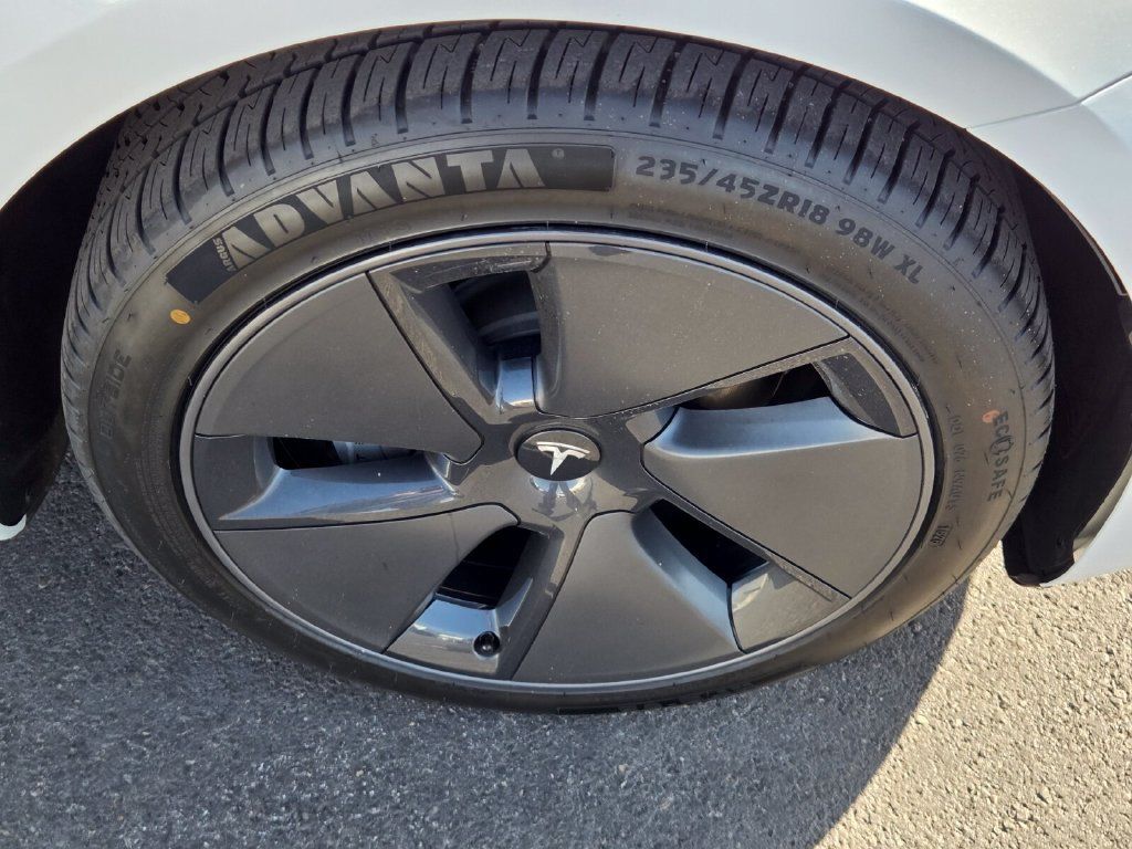 Used 2023 Tesla Model 3 Standard Range RWD image 9