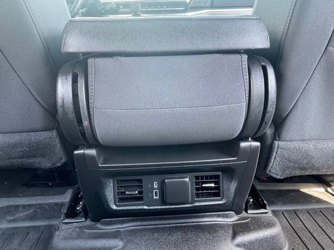 Used 2024 Chevrolet Silverado 2500 LT w/ Convenience Package AWD/4WD image 38