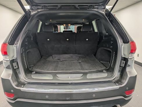 Used 2018 Jeep Grand Cherokee Limited image 25