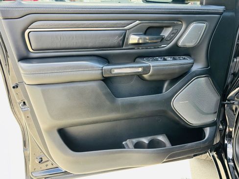 Used 2020 RAM 1500 Limited w/ Black Appearance Package AWD/4WD image 15