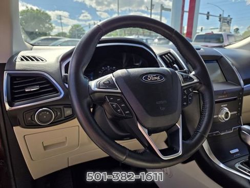 Used 2017 Ford Edge Titanium w/ Technology Package FWD image 10