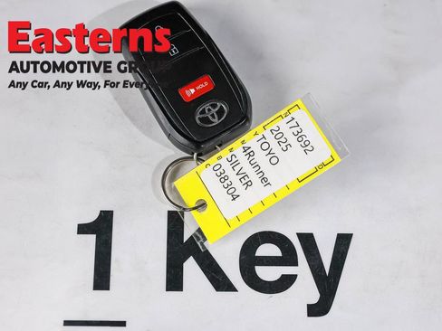 Used 2025 Toyota 4Runner SR5 AWD/4WD image 25