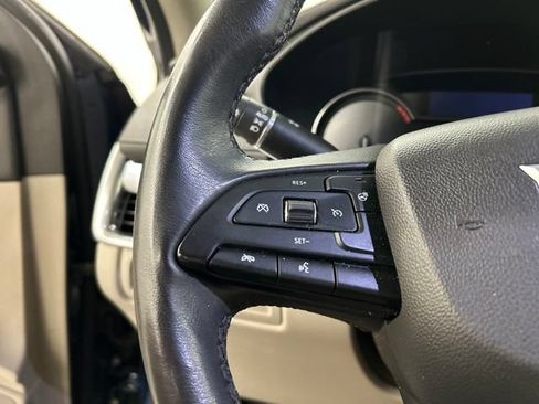 Used 2019 Cadillac XT4 Luxury w/ Cold Weather Package AWD/4WD image 9