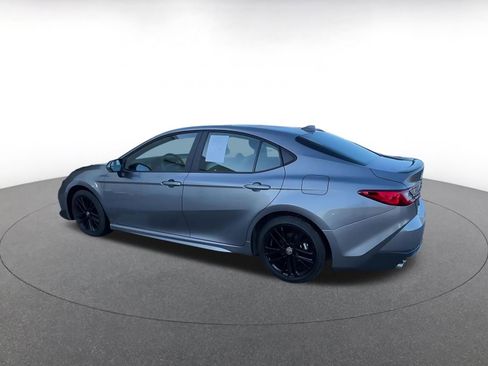 Used 2025 Toyota Camry SE image 10