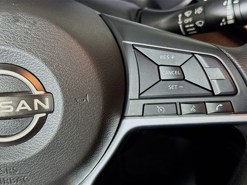 Used 2023 Nissan Altima 2.5 SV FWD image 14