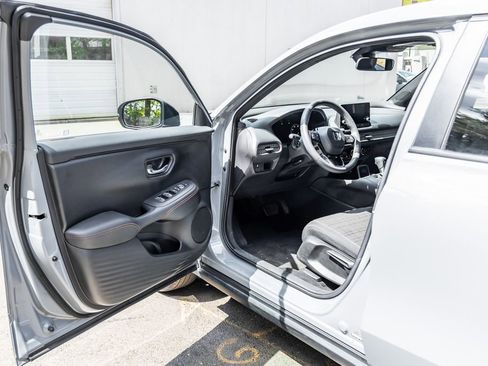 Used 2024 Honda HR-V Sport image 23