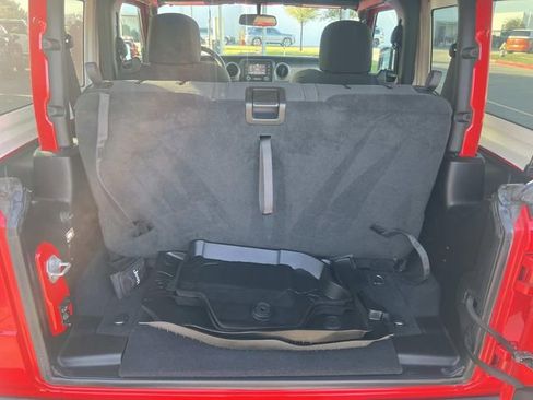 Used 2019 Jeep Wrangler Sport image 23