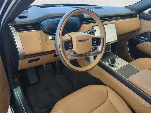 New 2026 Land Rover Range Rover Long Wheelbase SE AWD/4WD image 3