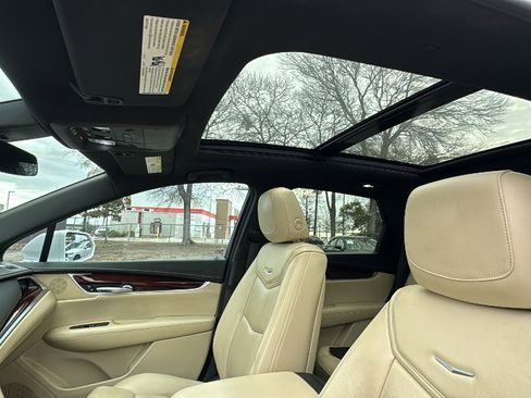 Used 2017 Cadillac XT5 Luxury w/ Driver Awareness Package image 15