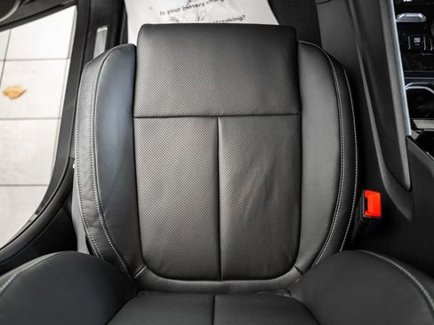 New 2025 Jeep Grand Cherokee Overland image 32