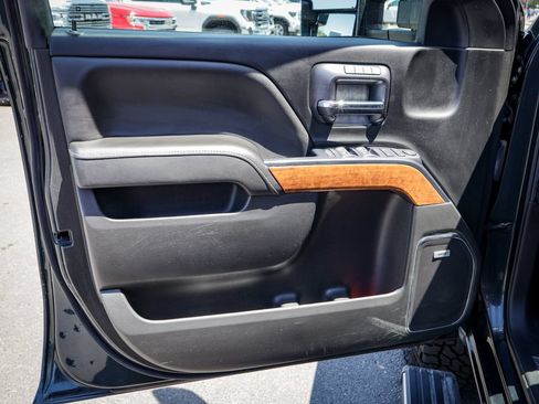 Used 2018 Chevrolet Silverado 1500 High Country AWD/4WD image 15